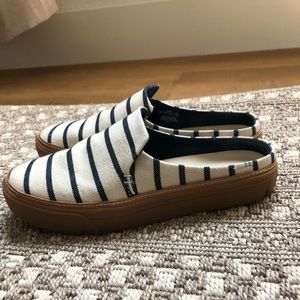 Toms slip on shoes
